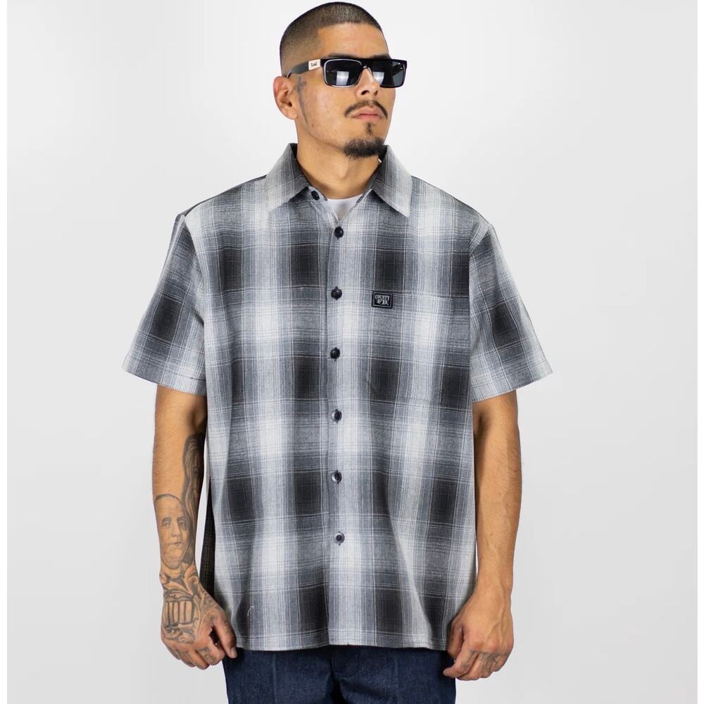 FB COUNTY SHORT SLEEVE CHECKER FLANNEL BLACK-GRAY PLAID SHIRT MEN’S SZ SMALL